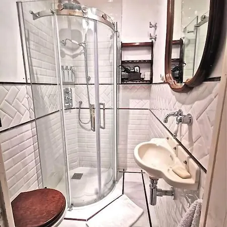 Large Patio 4 Bedrooms 4 Bathrooms Of Which 3 En-suite Apartmán Barcelona