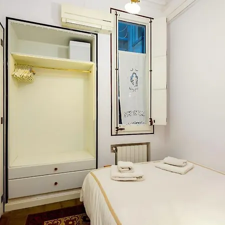 Large Patio 4 Bedrooms 4 Bathrooms Of Which 3 En-suite * Barcelona