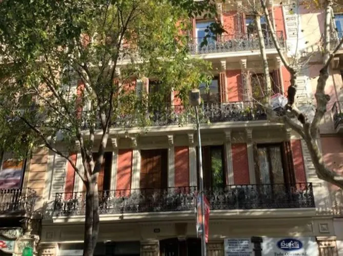 شقة Large Patio 4 Bedrooms 4 Bathrooms Of Which 3 En-suite برشلونة