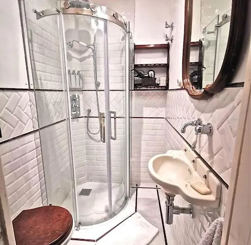 Large Patio 4 Bedrooms 4 Bathrooms Of Which 3 En-suite شقة برشلونة
