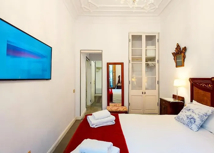 Large Patio 4 Bedrooms 4 Bathrooms Of Which 3 En-suite شقة برشلونة