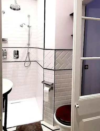 Large Patio 4 Bedrooms 4 Bathrooms Of Which 3 En-suite شقة برشلونة