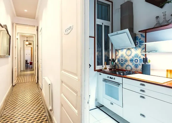Large Patio 4 Bedrooms 4 Bathrooms Of Which 3 En-suite شقة برشلونة