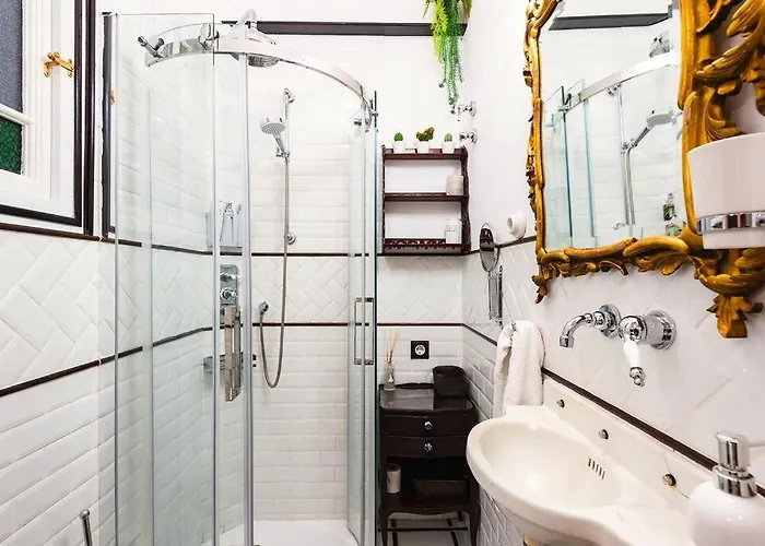 Large Patio 4 Bedrooms 4 Bathrooms Of Which 3 En-suite شقة